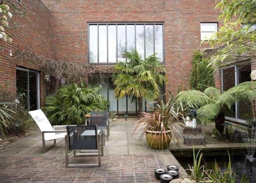 strat4 1980s modernist five-bedroomed house in Alveston, Stratford-upon-Avon, Warwickshire