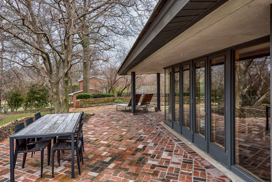 1950s Bernoudy-Mutrux-designed Simms house in St. Louis, Missouri, USA