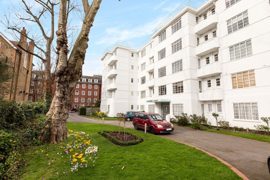 Art deco apartment: One-bedroom flat in the A. F. A. Trehearne-designed Stanbury Court, London NW3