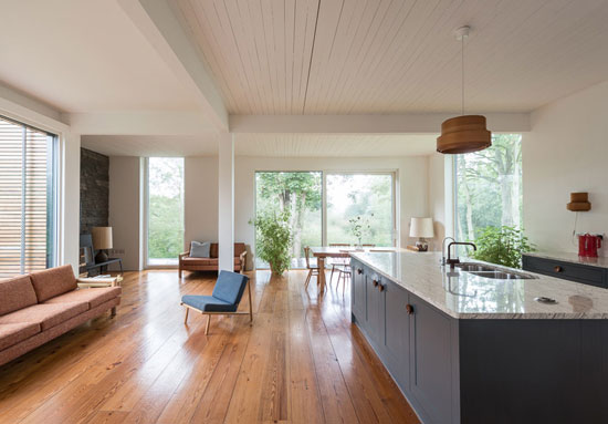 BCDH Architects-designed modernist property in Sunbury-On-Thames, Surrey