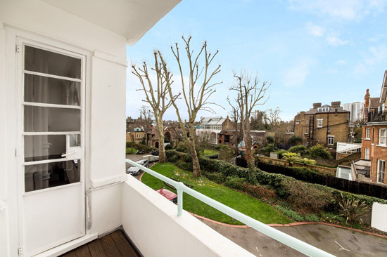 Art deco apartment: One-bedroom flat in the A. F. A. Trehearne-designed Stanbury Court, London NW3