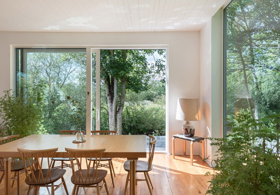 BCDH Architects-designed modernist property in Sunbury-On-Thames, Surrey