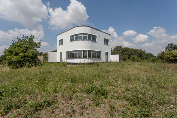 1930s Wells Coates Sunspan house in Chadwell St Mary, Essex