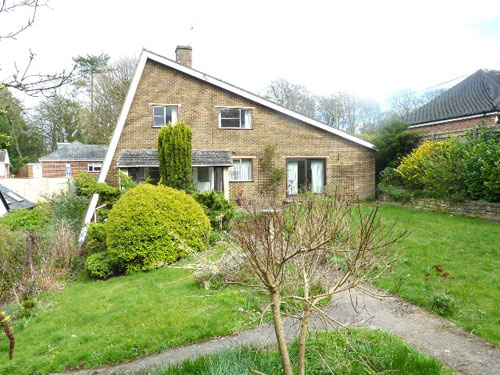 swin2 The Quarries three-bedroomed house in Old Town, Swindon, Wiltshire