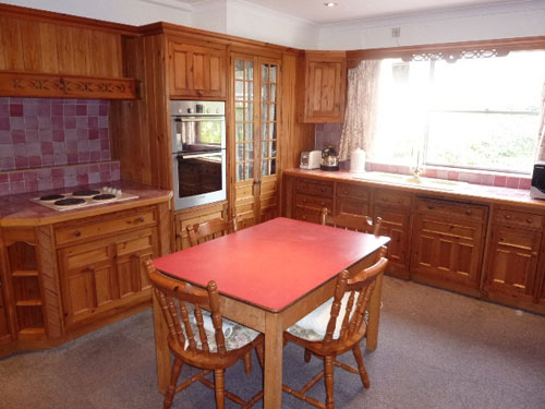 swin4 The Quarries three-bedroomed house in Old Town, Swindon, Wiltshire