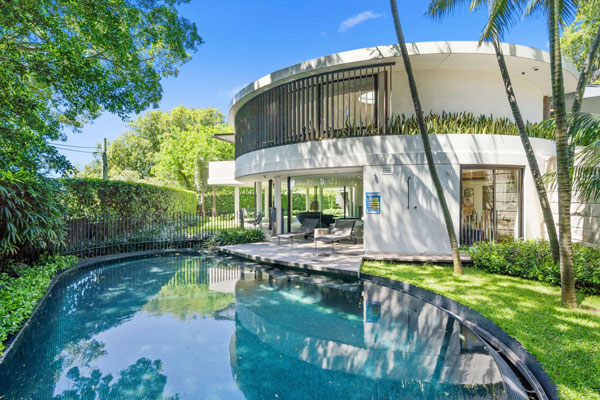 1960s Frank Fox circular house in Sydney, New South Wales, Australia