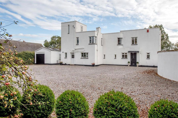 1930s art deco house in Taunton, Somerset