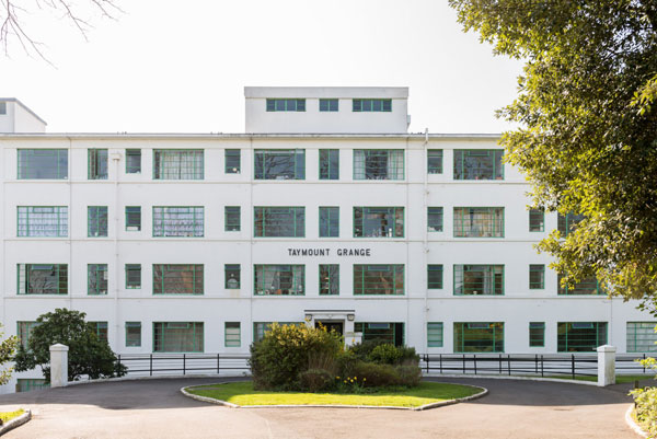 Apartment in G. Bertram Carter’s Taymount Grange, London SE23