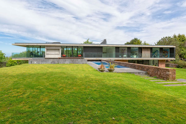 Rock Mount modern house in Thorsway, the Wirral, Merseyside