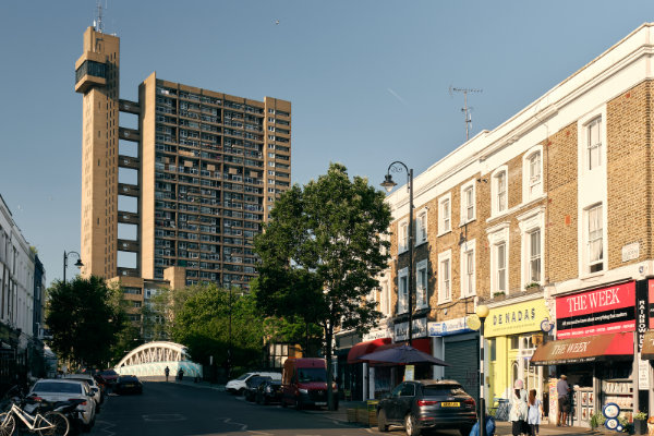 Apartment in Erno Goldfinger’s Trellick Tower, London W10