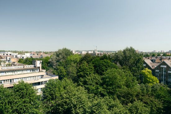 Apartment in Erno Goldfinger’s Trellick Tower, London W10