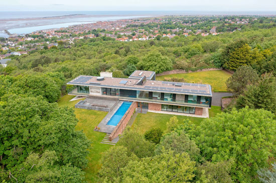 Rock Mount modern house in Thorsway, the Wirral, Merseyside