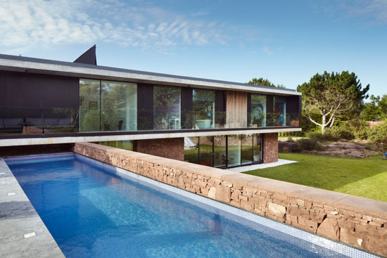 Rock Mount modern house in Thorsway, the Wirral, Merseyside