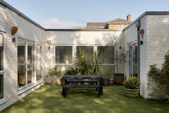 1970s Eric Mayne modern house in Tunbridge Wells, Kent