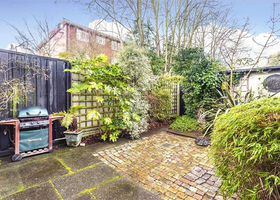 1960s Andrews, Emerson & Sherlock-designed modernist property in London SW19