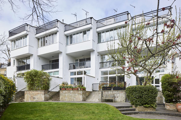 1960s Ted Levy modern house in London NW3