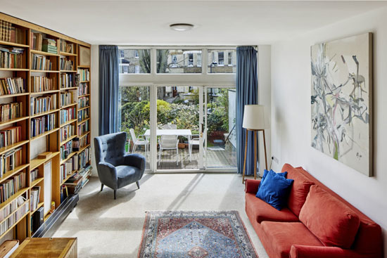 1960s Ted Levy modern house in London NW3