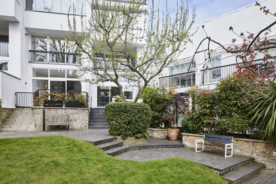 1960s Ted Levy modern house in London NW3