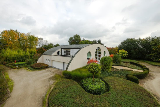 Modernist house in Ramsel, Belgium