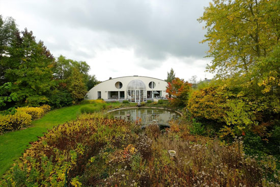 Modernist house in Ramsel, Belgium