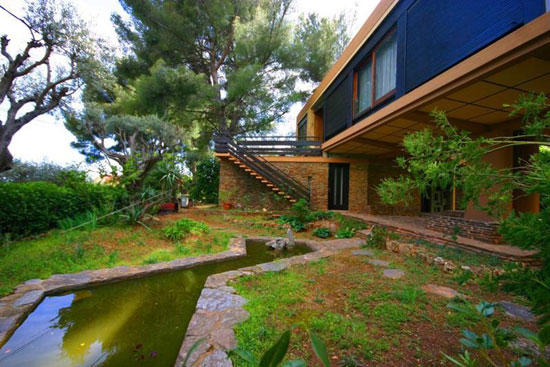 tou2 1970s three-bedroom architect-designed house in Toulon, Southern France