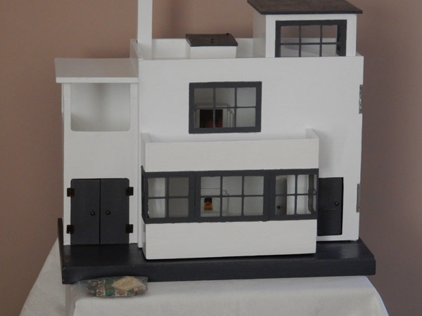 1930s Tri-ang Ultra Modern art deco doll’s house on eBay