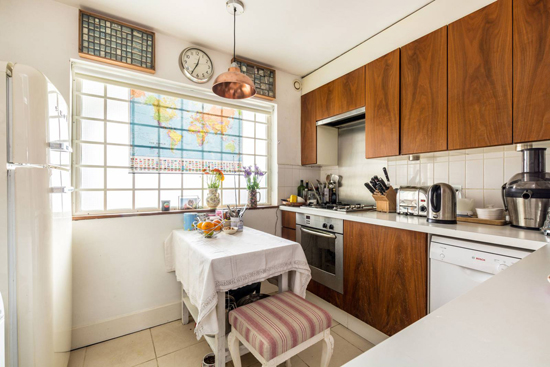 Brutalist apartment: One-bedroom flat in the Erno Goldfinger-designed Trellick Tower, London W10