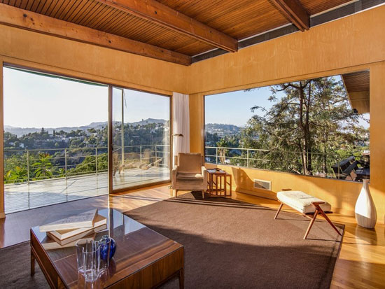 1950s Robert A. Pratt-designed midcentury property in Los Angeles, California, USA