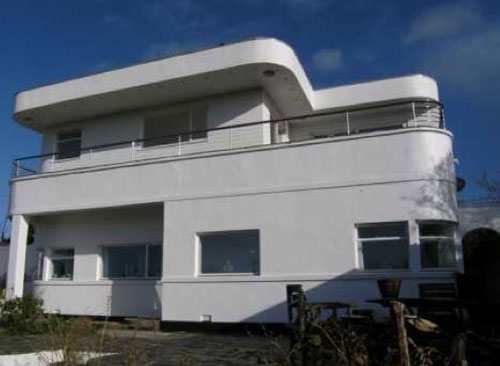 truro1 Four-bedroom art deco house in Truro, Cornwall