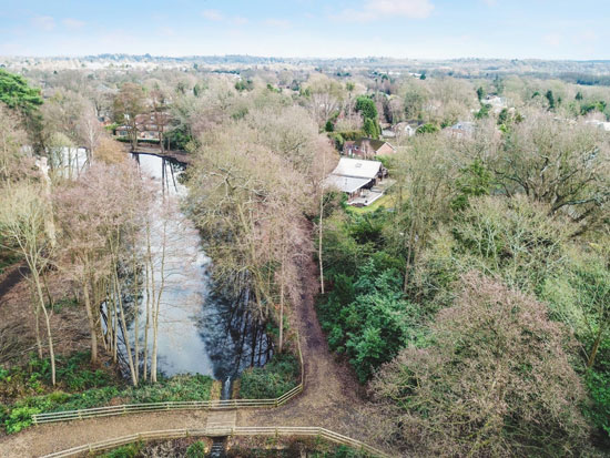 1960s Rodney Gordon Turnpoint modernist property in Walton-On-Thames, Surrey