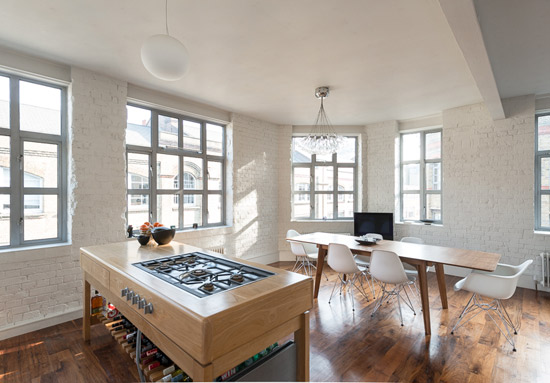 Two-bedroom warehouse conversion apartment in London N1