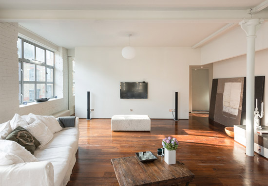 Two-bedroom warehouse conversion apartment in London N1