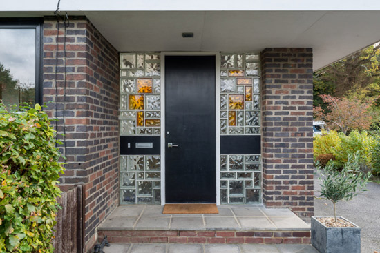 Ventura 1970s modern house in Crockham Hill, Kent