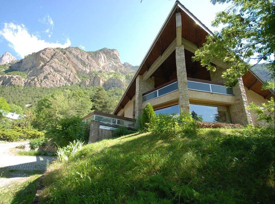 On the market: 1960s six-bedroom modernist property in Les Vigneaux, Hautes-Alpes, Southeastern France