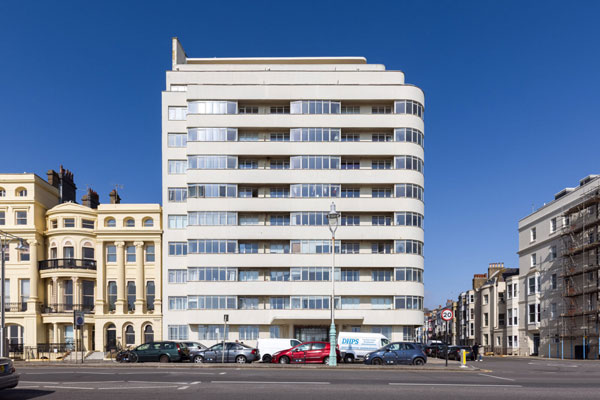 Apartment in 1930s Wells Coates Embassy Court building in Brighton, East Sussex