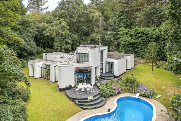 12. 1970s David Shelley modern house in Ravenshead, Nottinghamshire