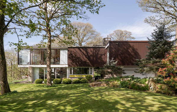15. 1950s Farnley Hey modern house in Farnley Tyas, West Yorkshire
