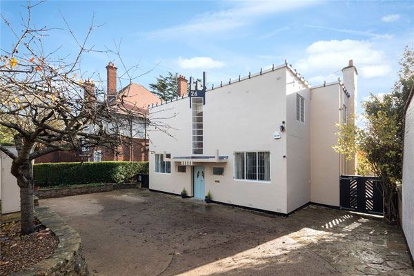 1. 1920s Peter Behrens-designed New Ways art deco house in Northampton, Northamptonshire