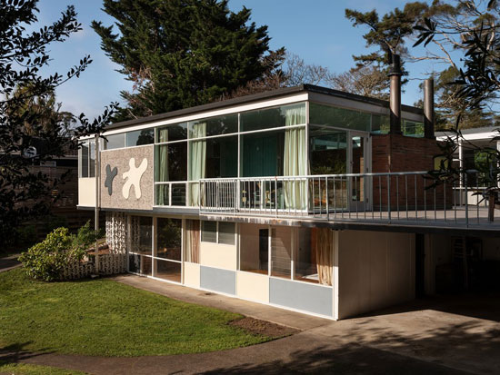 Midcentury modern Wilson House in Whanganui, New Zealand