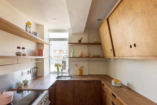 Apartment in 1930s Wells Coates Embassy Court building in Brighton, East Sussex