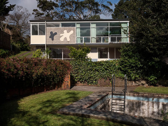 Midcentury modern Wilson House in Whanganui, New Zealand