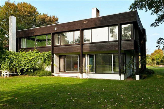The Boathouse 1960s modernist property in Dorney Reach, Maidenhead, Berkshire
