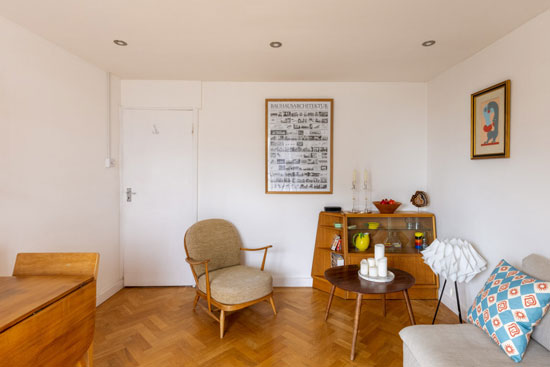 Apartment in 1930s Wells Coates Embassy Court building in Brighton, East Sussex