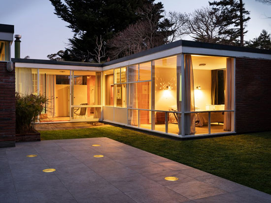 Midcentury modern Wilson House in Whanganui, New Zealand