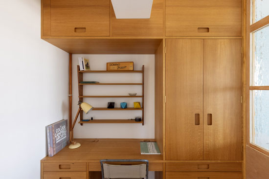 Apartment in 1930s Wells Coates Embassy Court building in Brighton, East Sussex