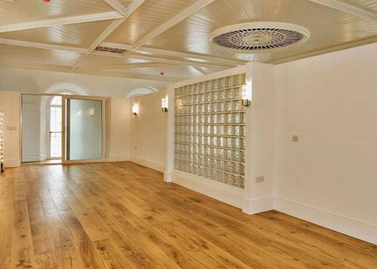 wales4 Eight-bedroom Moriah Chapel in Dolwyddelan, Gwynedd, North Wales