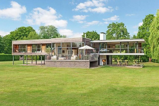 On the market: John Pardey-designed contemporary modernist property in Wargrave, Berkshire