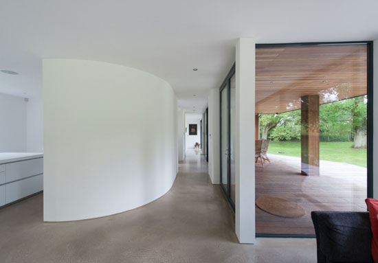 wat4 Eades Hotwani Wilkinson-designed contemporary modernist house in Water End, Hertfordshire