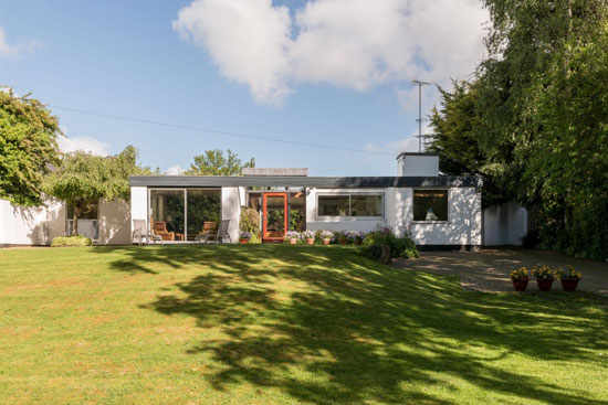 On the market: 1960s Ralph Baldwin midcentury-style property in Welwyn, Hertfordshire