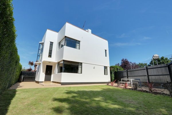 1930s art deco: Douglas Niel Martin-Kaye-designed property in Westcliff-On-Sea, Essex